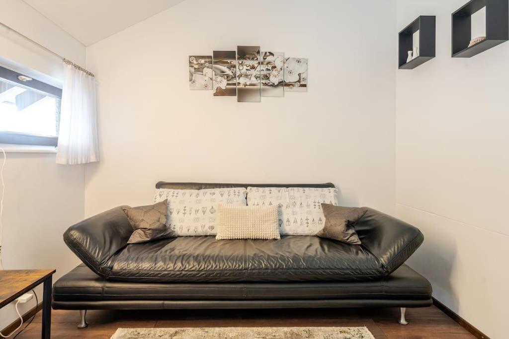 Ferienwohnung Haldennest บลูเดนซ์ ภายนอก รูปภาพ